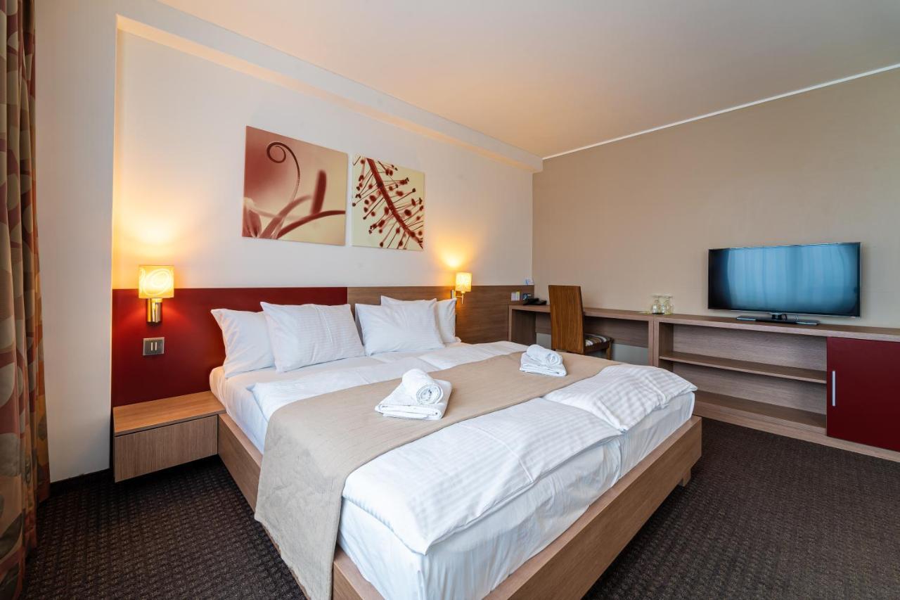 Hotel Ali Baba Humenné Exteriér fotografie