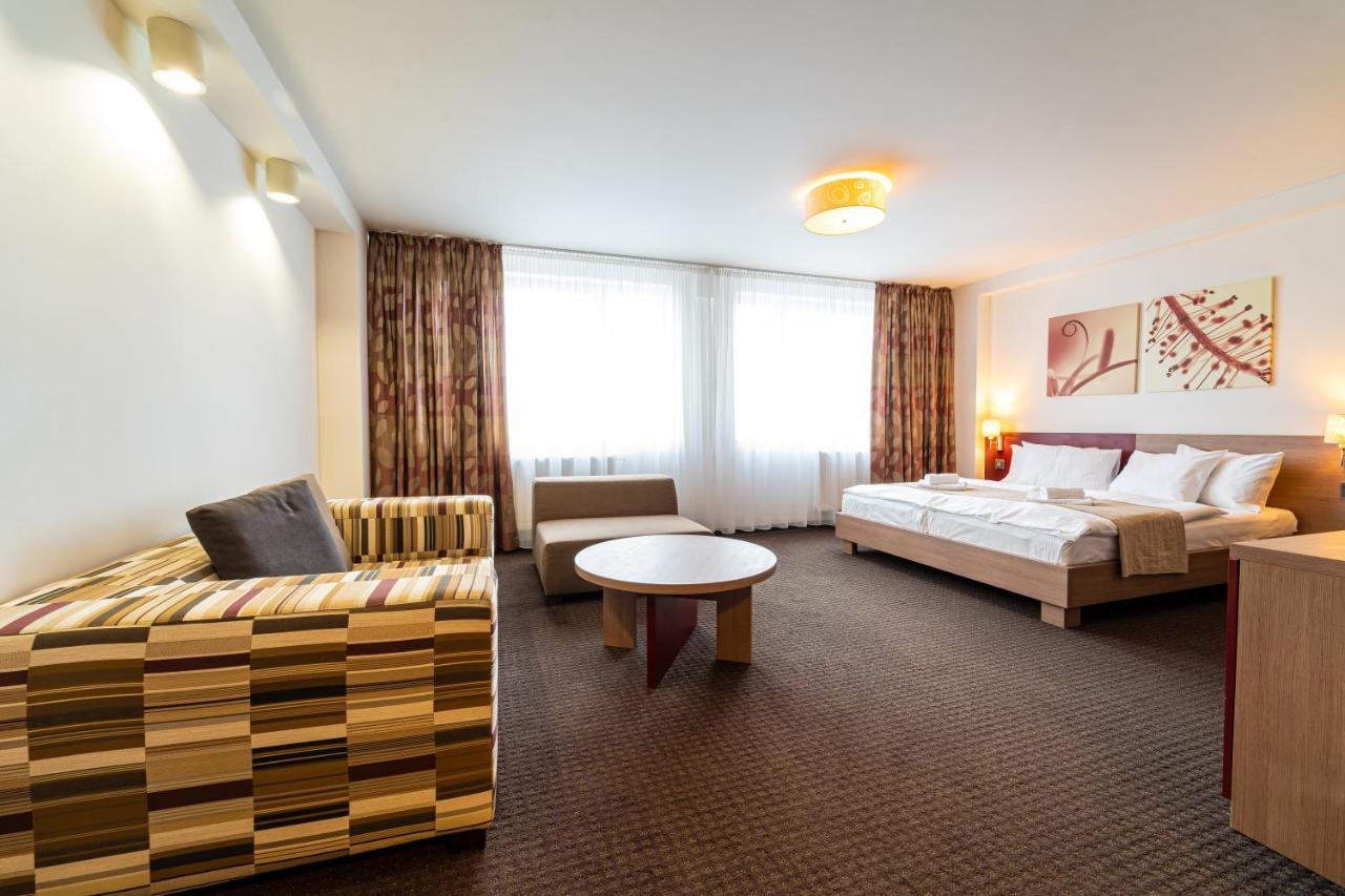Hotel Ali Baba Humenné Exteriér fotografie