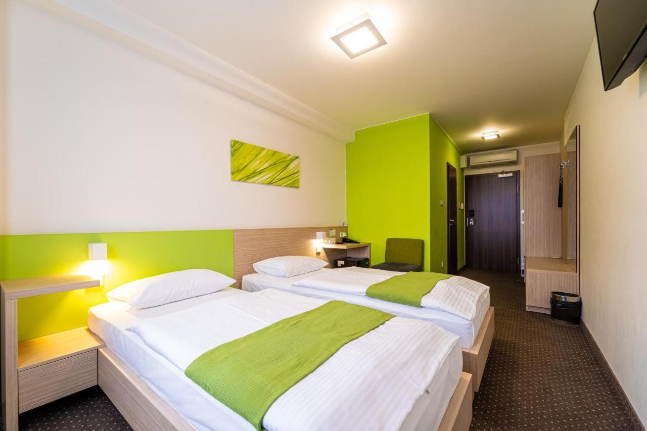 Hotel Ali Baba Humenné Exteriér fotografie