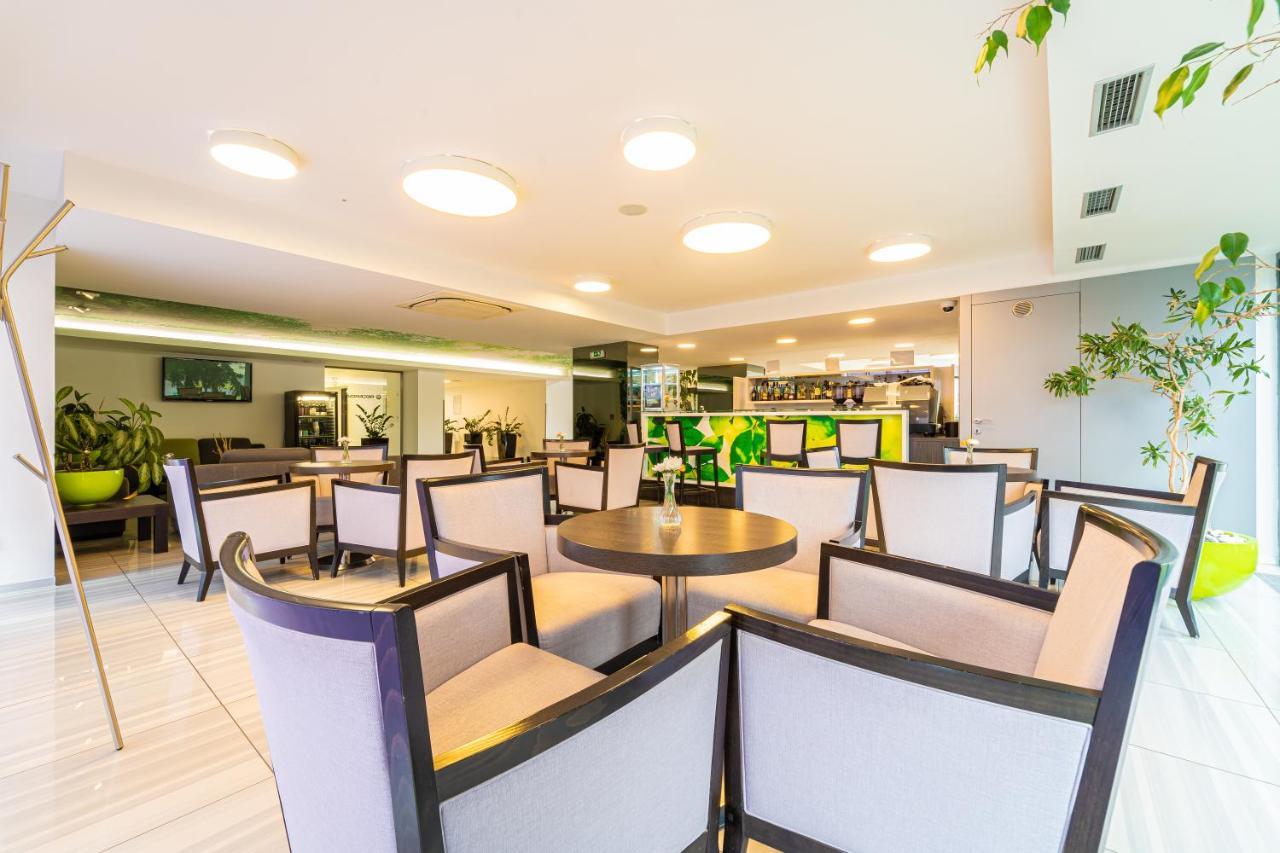 Hotel Ali Baba Humenné Exteriér fotografie